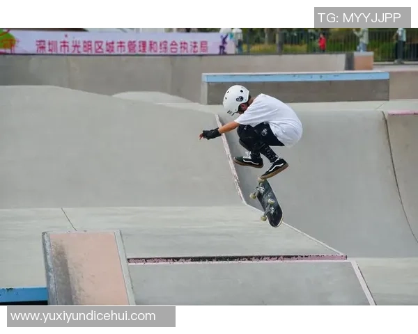 深圳滑板队战术解析与对比探讨：创新与传统的碰撞与融合